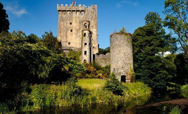 Join a Group Getaway to Ireland! See the #WildAtlanticWay, & Attend a Medieval Banquet in a 15th Century Castle!